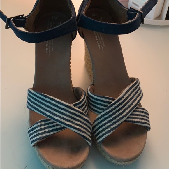 Toms wedges!! - Picture 2 of 3
